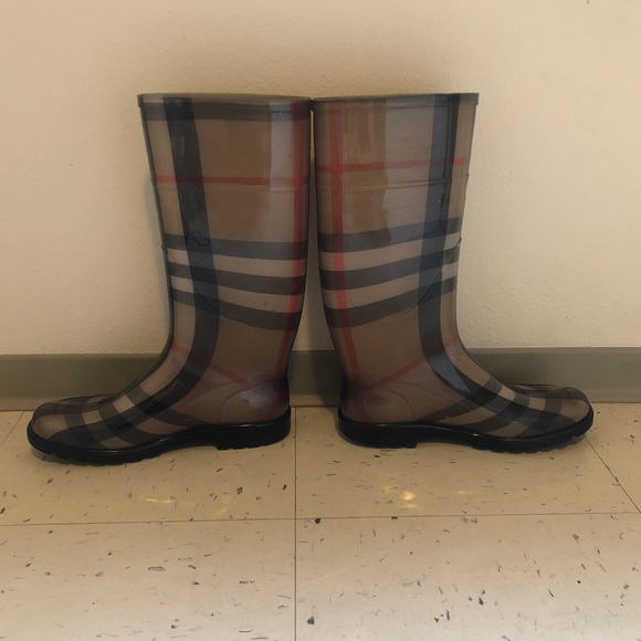 Authentic Burberry rain boots size 38 - Picture 2 of 7